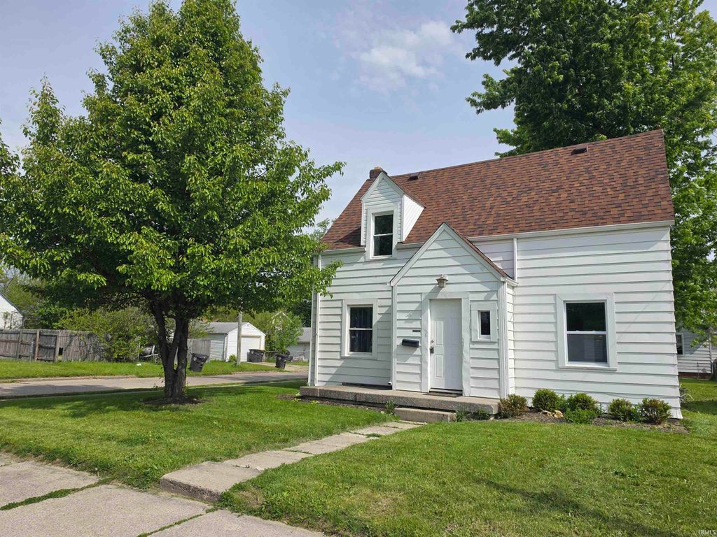 Photo of 1415 Baxter Street, Fort Wayne, IN 46806 (MLS # 202618478)