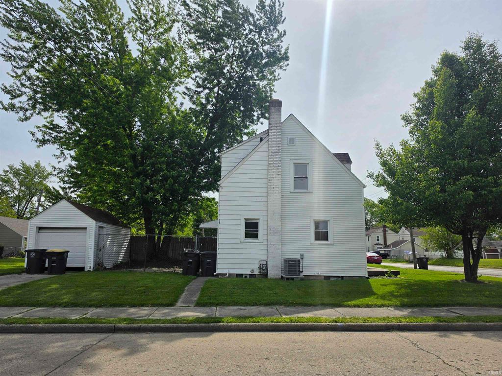 Photo of 1415 Baxter Street, Fort Wayne, IN 46806 (MLS # 202618478)