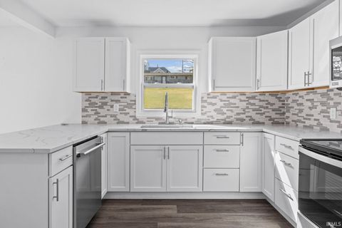 Tiny photo for 500 N 18th Street, Lafayette, IN 47904 (MLS # 202609185)