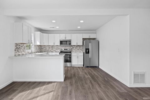 Tiny photo for 500 N 18th Street, Lafayette, IN 47904 (MLS # 202609185)