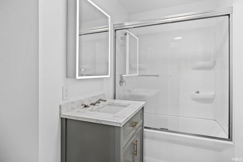 Tiny photo for 500 N 18th Street, Lafayette, IN 47904 (MLS # 202609185)