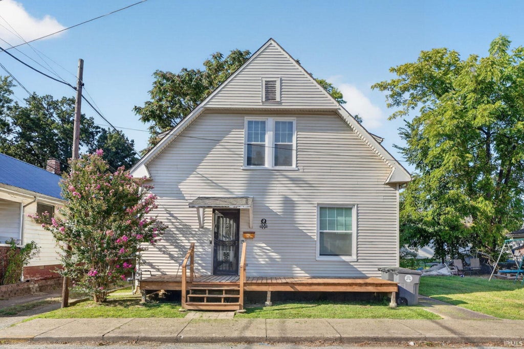 Photo of 646 Madison Avenue, Evansville, IN 47713 (MLS # 202636247)