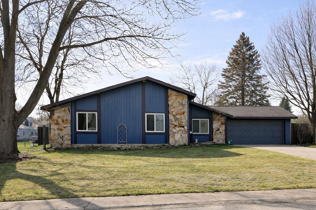 Photo of 1104 Crestview Drive, Angola, IN 46703 (MLS # 202612522)