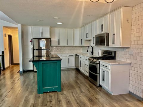 Tiny photo for 304 Georgian Lane, Logansport, IN 46947 (MLS # 202549374)