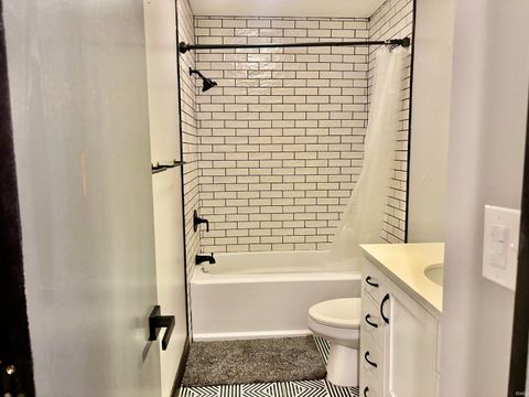 Tiny photo for 304 Georgian Lane, Logansport, IN 46947 (MLS # 202549374)