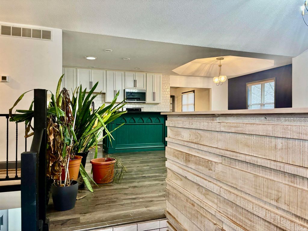 Photo of 304 Georgian Lane, Logansport, IN 46947 (MLS # 202549374)