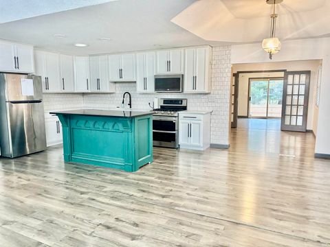 Tiny photo for 304 Georgian Lane, Logansport, IN 46947 (MLS # 202549374)