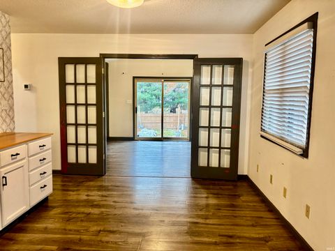 Tiny photo for 304 Georgian Lane, Logansport, IN 46947 (MLS # 202549374)