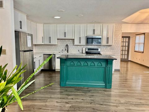 Tiny photo for 304 Georgian Lane, Logansport, IN 46947 (MLS # 202549374)