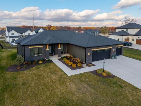 Photo of 6161 Bateleur Court, Fort Wayne, IN 46845 (MLS # 202601408)