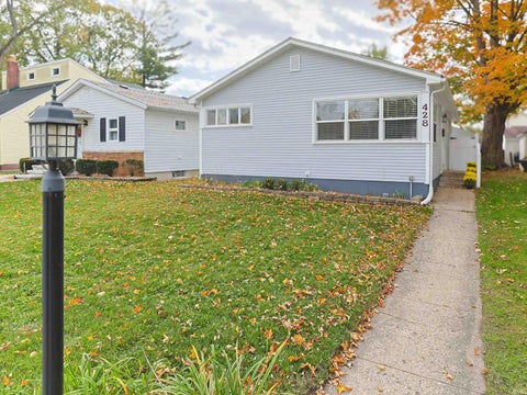 Tiny photo for 428 Ostemo Place, South Bend, IN 46617 (MLS # 202644837)
