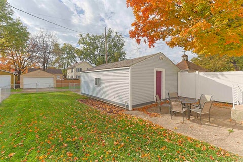 Tiny photo for 428 Ostemo Place, South Bend, IN 46617 (MLS # 202644837)