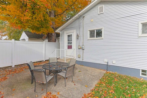 Tiny photo for 428 Ostemo Place, South Bend, IN 46617 (MLS # 202644837)