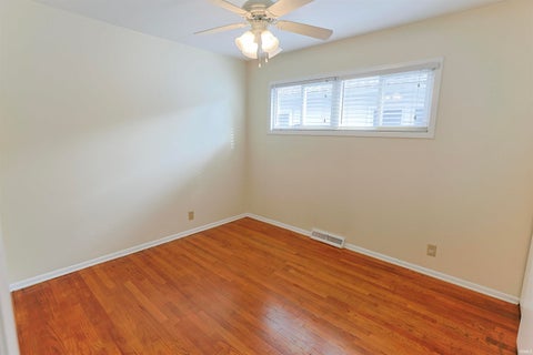 Tiny photo for 428 Ostemo Place, South Bend, IN 46617 (MLS # 202644837)