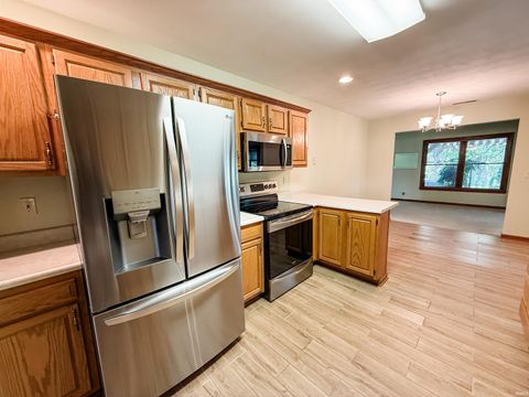 Tiny photo for 4130 N Villas Drive, Kokomo, IN 46901 (MLS # 202615827)