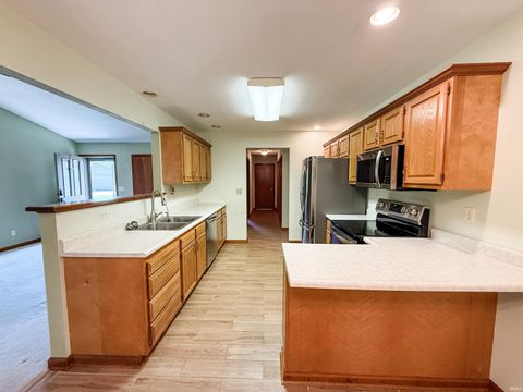Tiny photo for 4130 N Villas Drive, Kokomo, IN 46901 (MLS # 202615827)