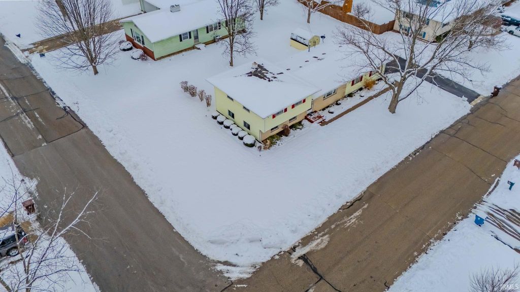 Photo of 945 Sunset Drive, Wabash, IN 46992 (MLS # 202547851)