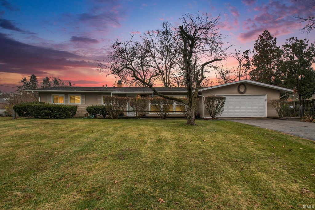 Photo of 3412 Troy Court, South Bend, IN 46614 (MLS # 202549439)