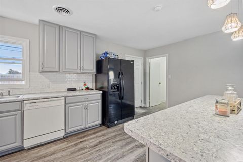 Tiny photo for 1807 W Wenlock Drive, Marion, IN 46952 (MLS # 202544763)