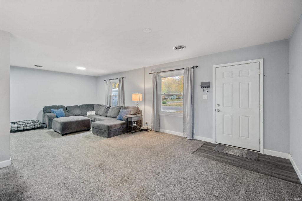 Photo of 1807 W Wenlock Drive, Marion, IN 46952 (MLS # 202544763)