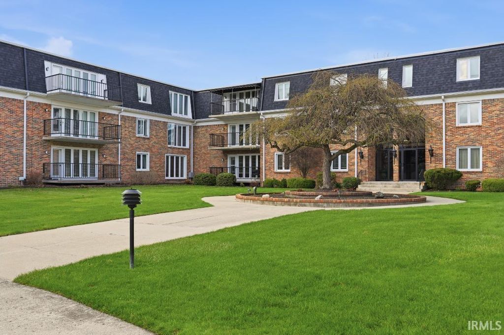 Photo of 4501 N Wheeling Avenue #2-205, Muncie, IN 47304 (MLS # 202608751)