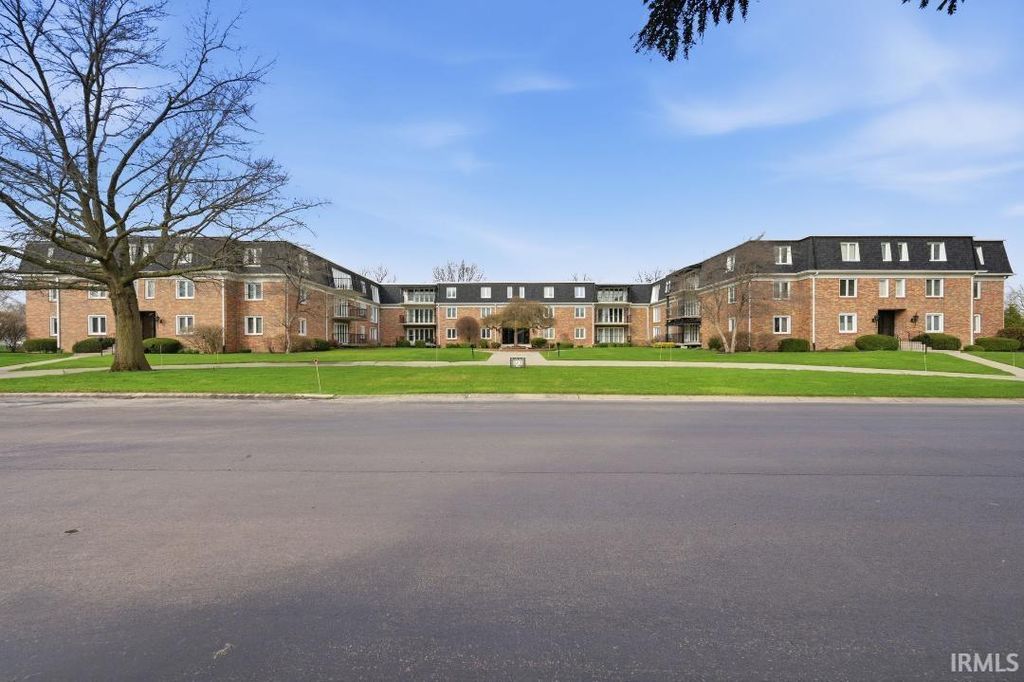 Photo of 4501 N Wheeling Avenue #2-205, Muncie, IN 47304 (MLS # 202608751)