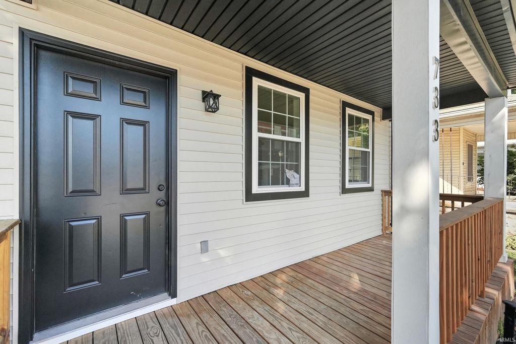 Photo of 733 Growth Avenue, Fort Wayne, IN 46808 (MLS # 202540922)