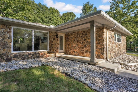 Tiny photo for 1700 N Allen Court, Ellettsville, IN 47429 (MLS # 202634819)