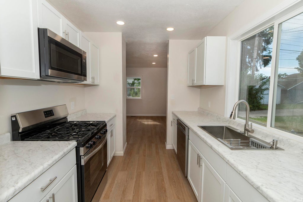 Photo of 111 Campbell Street, Mishawaka, IN 46544 (MLS # 202639633)