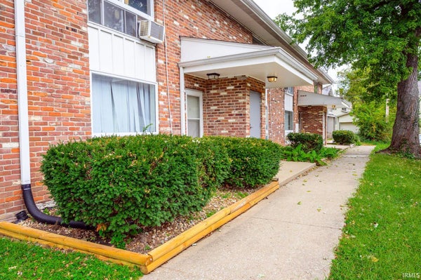 411 E 8TH ST APT 7, BLOOMINGTON, IN 47408 - Image e352fddf7fbdb5520370f838ca25a88d/1288284157