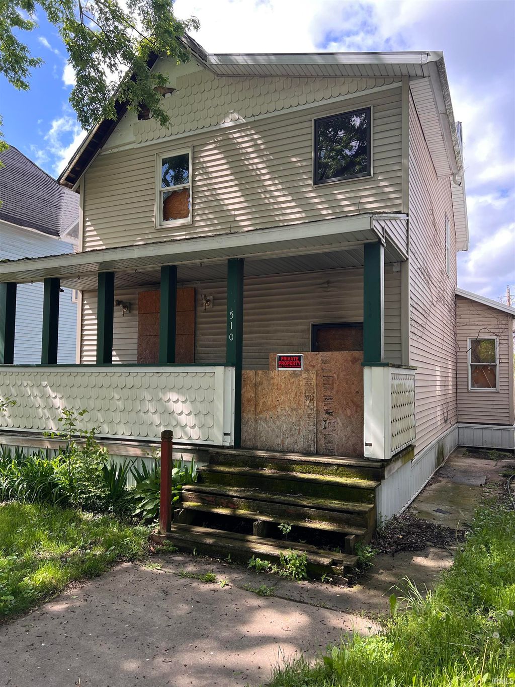 Photo of 510 W Lexington Avenue, Elkhart, IN 46516 (MLS # 202615784)