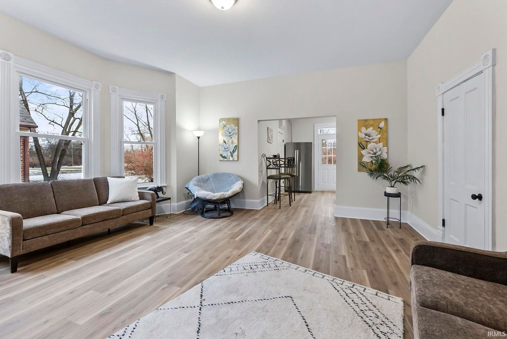 Photo of 1514 E Creighton Avenue, Fort Wayne, IN 46803 (MLS # 202604228)