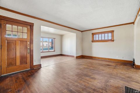 Tiny photo for 2315 California Avenue, Fort Wayne, IN 46805 (MLS # 202609860)