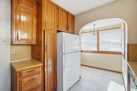 Tiny photo for 2315 California Avenue, Fort Wayne, IN 46805 (MLS # 202609860)