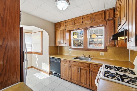 Tiny photo for 2315 California Avenue, Fort Wayne, IN 46805 (MLS # 202609860)