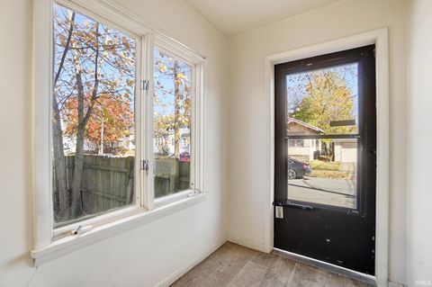 Tiny photo for 2315 California Avenue, Fort Wayne, IN 46805 (MLS # 202609860)