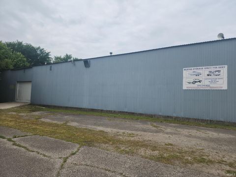 Tiny photo for 2100 Royal Center Pike, Logansport, IN 46947 (MLS # 202521290)