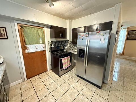 Tiny photo for 514 W Linden Avenue, Logansport, IN 46947 (MLS # 202541868)