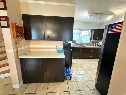 Tiny photo for 514 W Linden Avenue, Logansport, IN 46947 (MLS # 202541868)