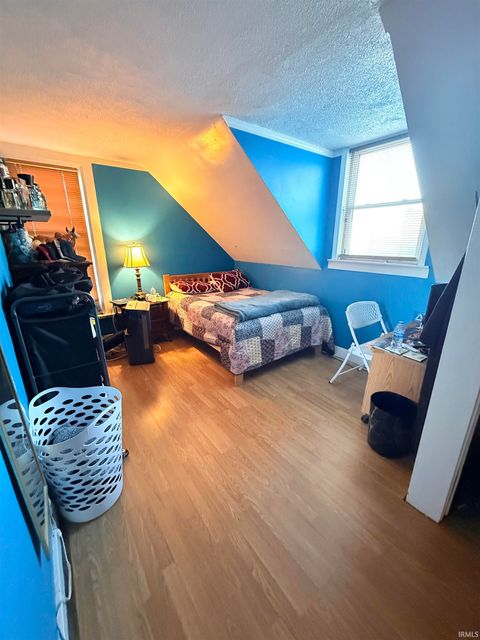 Tiny photo for 514 W Linden Avenue, Logansport, IN 46947 (MLS # 202541868)