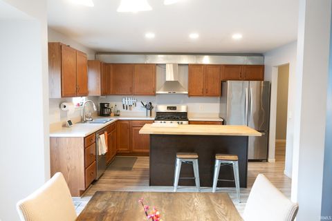 Tiny photo for 1819 Clifty Parkway, Fort Wayne, IN 46808 (MLS # 202529375)