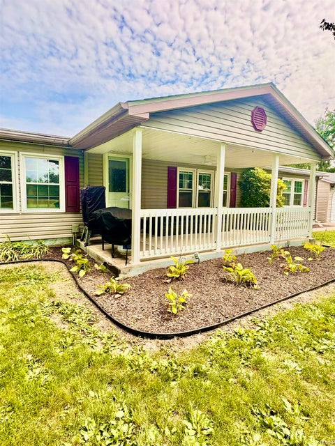 Tiny photo for 58 E State Road 28 Highway, Williamsport, IN 47993 (MLS # 202629930)