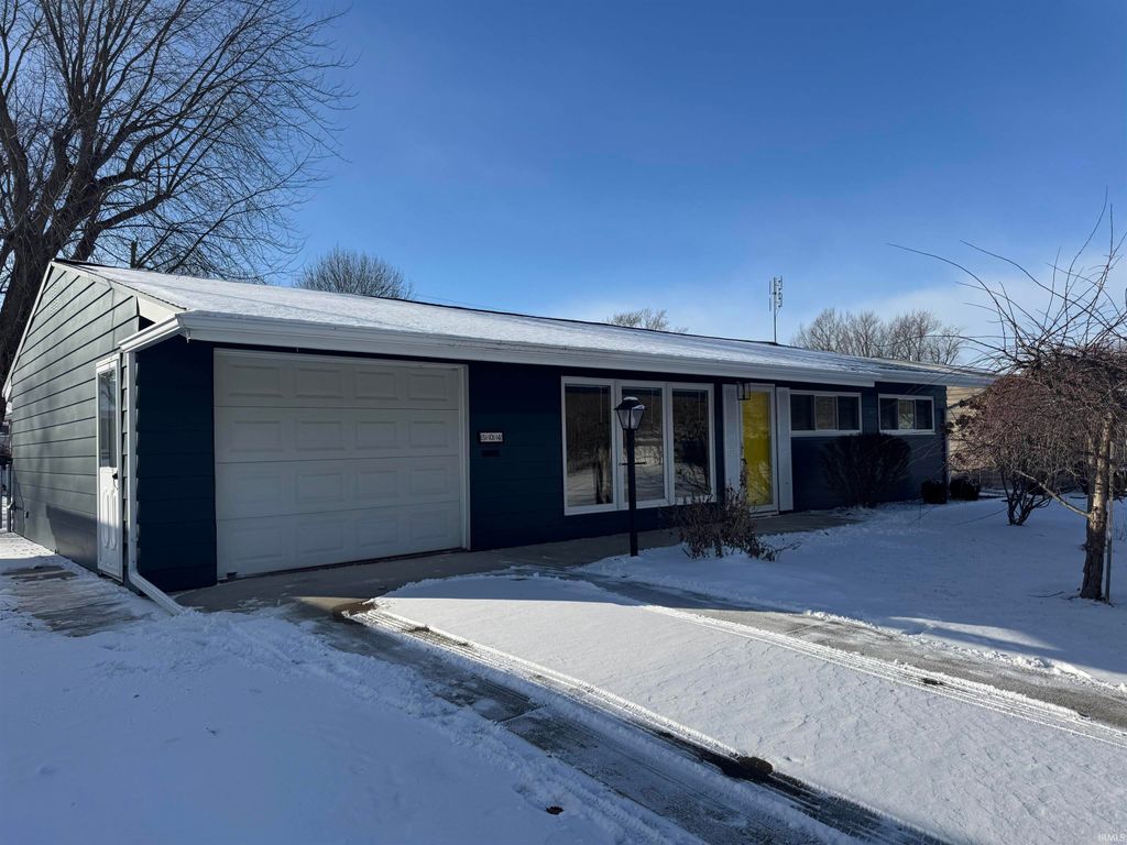 Photo of 504 S Stratton Way, Decatur, IN 46733 (MLS # 202602007)