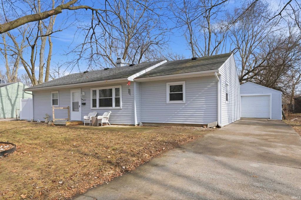 Photo of 6411 Bristol Road, Fort Wayne, IN 46816 (MLS # 202605476)