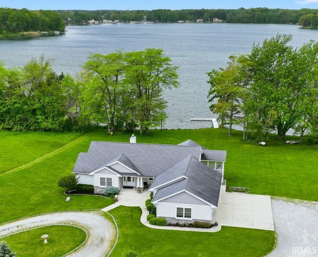 Photo of 6260 N 100 W Road, Howe, IN 46746 (MLS # 202620709)