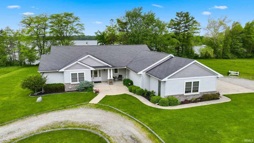 Photo of 6260 N 100 W Road, Howe, IN 46746 (MLS # 202620709)