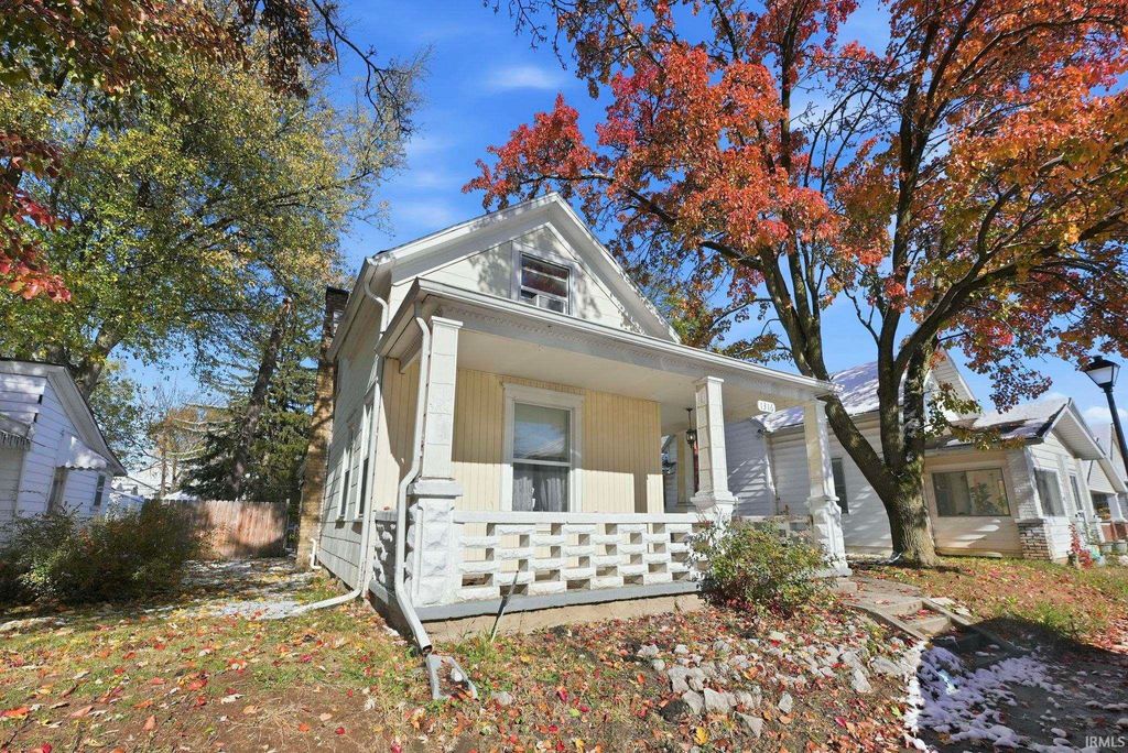 Photo of 1316 Sinclair Street, Fort Wayne, IN 46808 (MLS # 202545559)