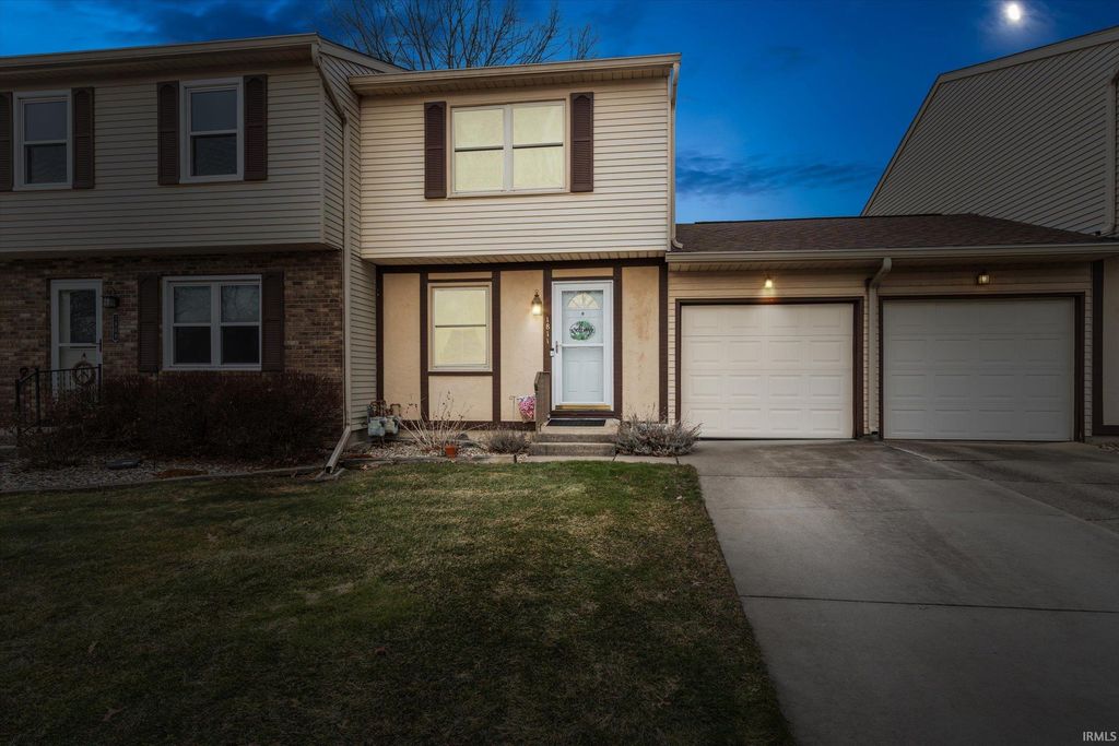 Photo of 1811 Somersworth Drive, South Bend, IN 46614 (MLS # 202605378)