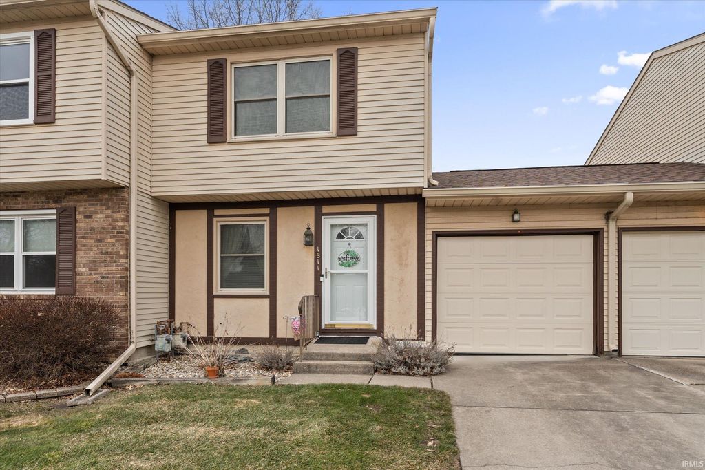 Photo of 1811 Somersworth Drive, South Bend, IN 46614 (MLS # 202605378)