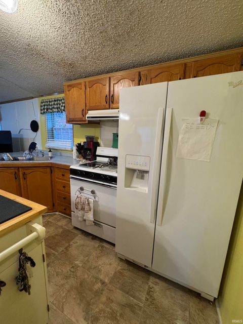 Tiny photo for 5180 E. 1200 S. Road, Haubstadt, IN 47639 (MLS # 202545518)